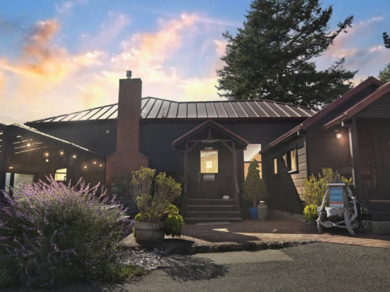 Limantour Lodge
